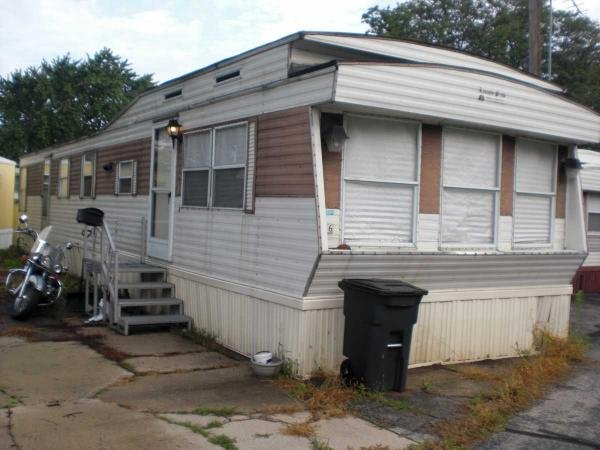 1981 Lincoln Park Mobile Home For Sale