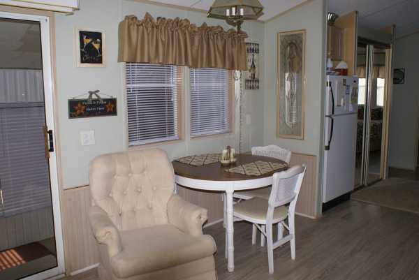 1993 Fleetwood Manufactured Home