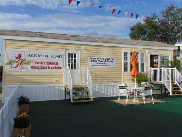 2015 Jacobsen Imperial - 1372 Manufactured Home
