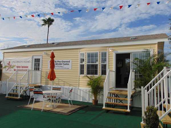 2015 Jacobsen Imperial - 1372 Manufactured Home