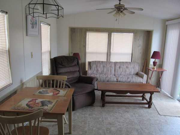 1988 SUNHOME Manufactured Home