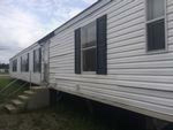 2004 BAYVIEW Mobile Home For Sale