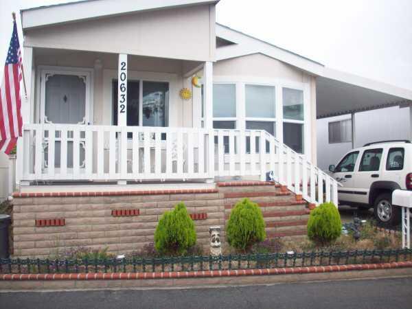 Senior Retirement Living - 2006 Skyline Doublewide Manufactured Home