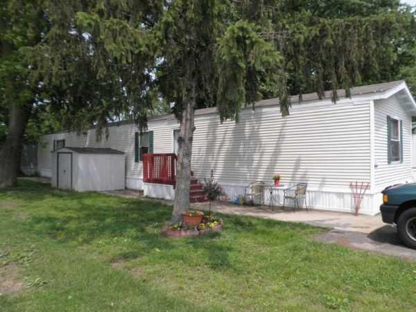 2006 CHAMPION Mobile Home For Sale