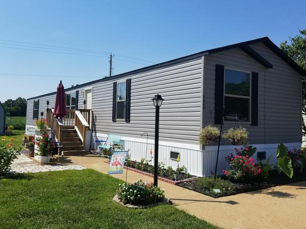 2017 Commodore Mobile Home For Rent