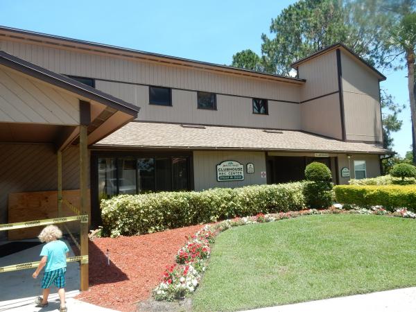 Senior Retirement Living - 1986 Palm Harbor HS Mobile Home For Sale in