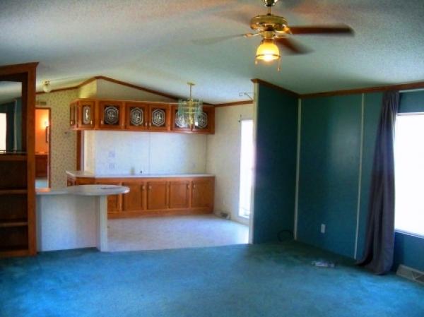 Skyline Mobile Home for Sale in Lima, OH 45806 for $13,900