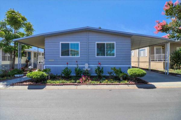 New England Village Mobile Home Park in Hayward, CA | MHVillage