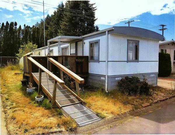 1977 OakBR Mobile Home For Sale