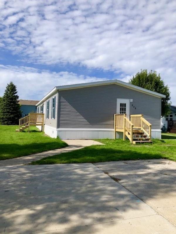 Redman Advantage II Mobile Home for Sale in Minot, ND 58701 for 89,999