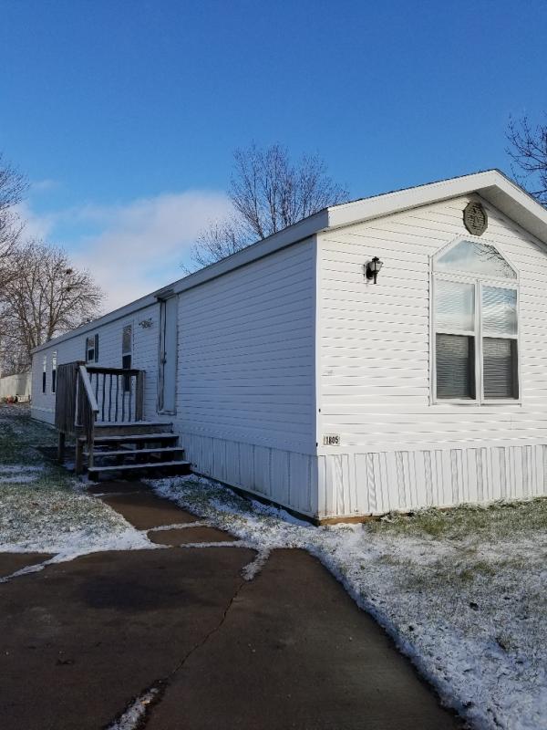 Squaw Creek Village Mobile Home Park Mobile Home Park in Marion, IA