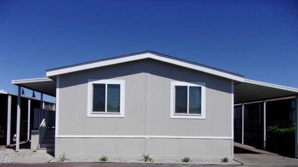 2010 sKYLINE Mobile Home For Rent