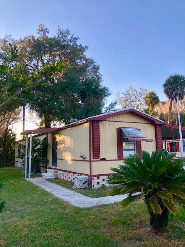 Senior Retirement Living 1988 Mobile Home For Sale in Fruitland Park, FL