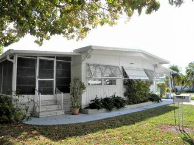 Tropicana Co-op Mobile Home Park in Fort Myers, FL | MHVillage