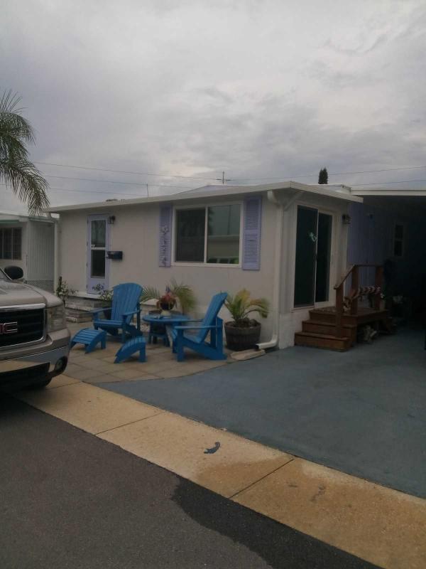 Harbor Lights MHC Mobile Home Park in Saint Petersburg, FL MHVillage