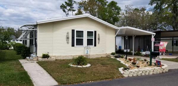 Senior Retirement Living - 1986 Manufactured Home For Sale in Riverview, FL