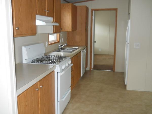 2004 HIGHLAND PARK Mobile Home For Rent