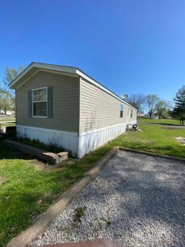 REDMAN Manufactured Home for Sale in Smithton, 62285 for $13,000