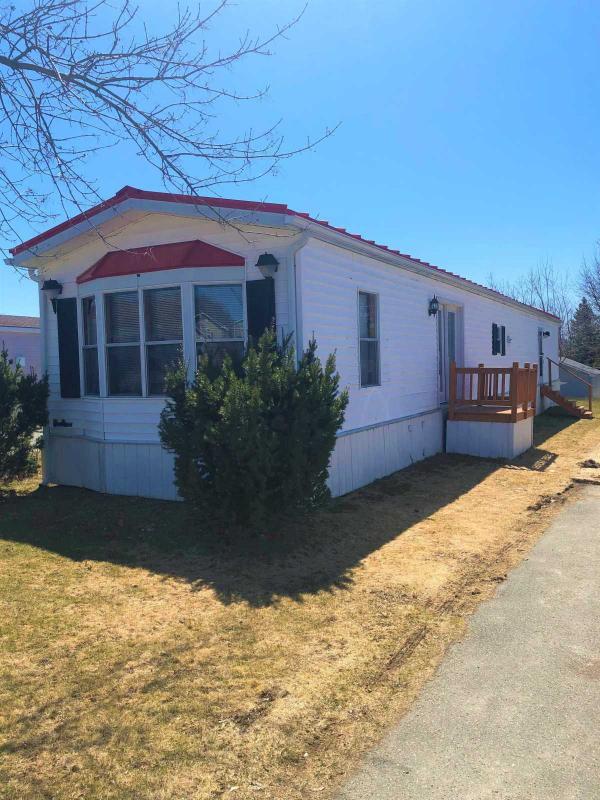Senior Retirement Living 1986 Victorian Manufactured Home For Sale in