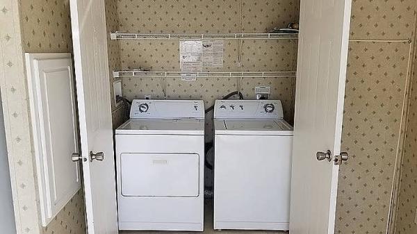 senior retirement living - 2004 skyl manufactured home for