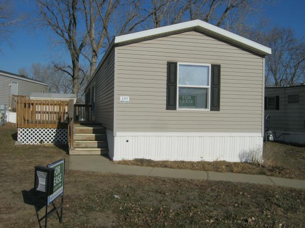 2006 FLEETWOOD Mobile Home For Rent
