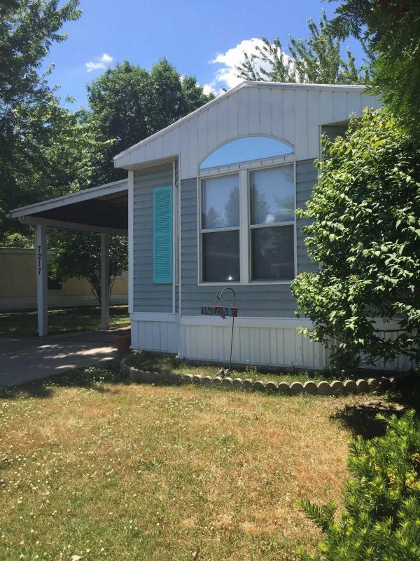 Senior Retirement Living 1990 Holly Park Manufactured Home For Sale