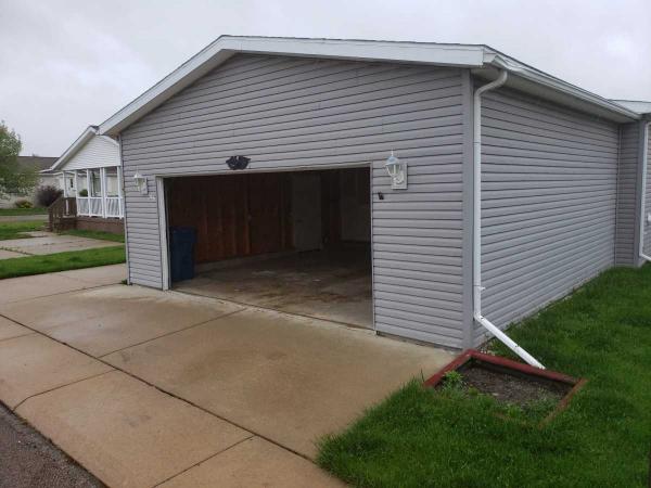 Senior Retirement Living - 2002 Dutch Mobile Home For Sale in Saline, MI