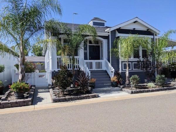 2014 Goldenwest Mobile Home For Rent