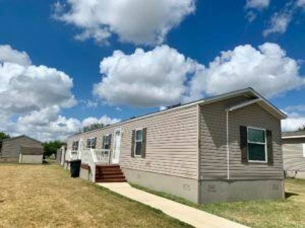 2010 Clayton Mobile Home For Rent