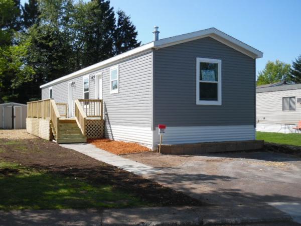 MidCountry Manufactured Home for Sale in Duluth, MN 55810 for $71,900