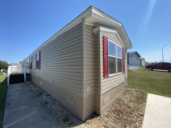 2006 Clayton Mobile Home For Rent