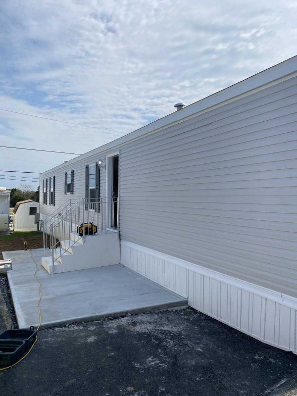 Pine Grove Mobile Home for Sale in Coplay, PA 18037 for 87,925