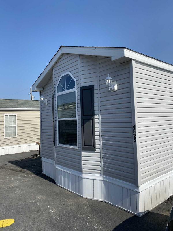 Pine Grove Mobile Home for Sale in Coplay, PA 18037 for 87,925