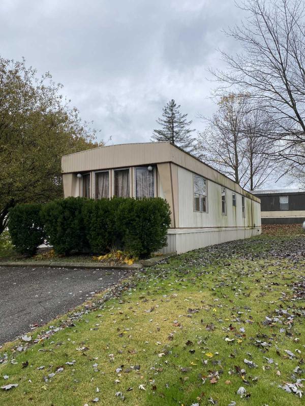 Victorian Mobile Home for Sale in Ravenna, OH 44266 for 9,900