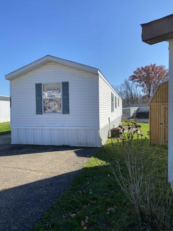 Senior Retirement Living 2004 Skyline Mobile Home For Sale in Ravenna, OH