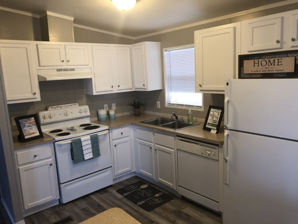 1999 CLAYTON Mobile Home For Rent