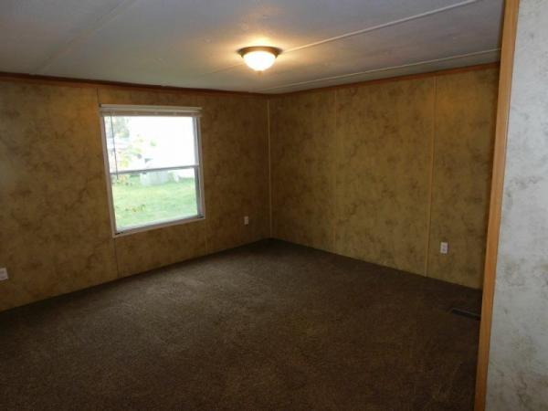 1994 REDMAN Mobile Home For Rent