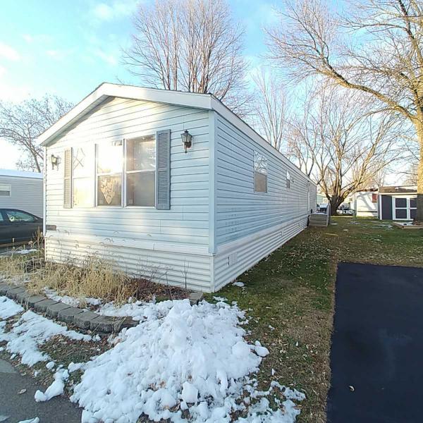 Marshfield Mobile Home for Sale in Circle Pines, MN 55014 for 34,900