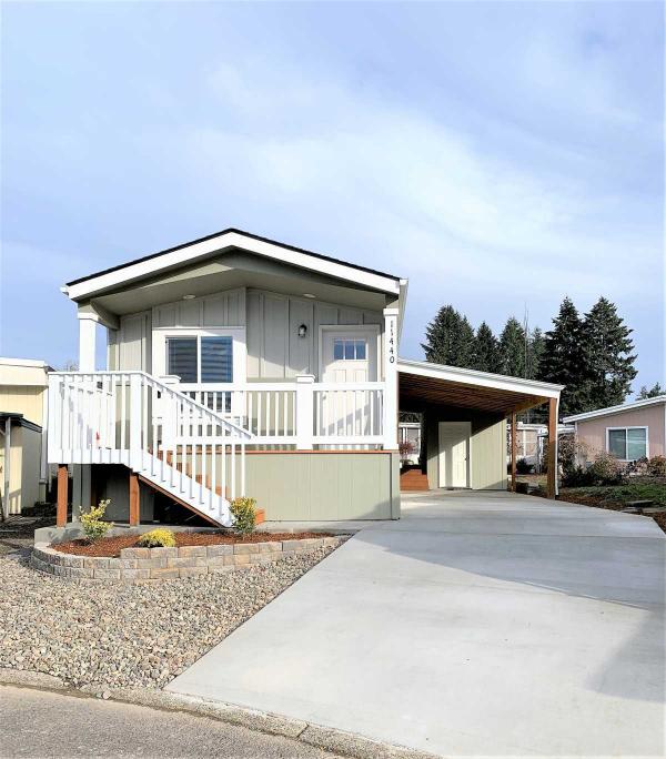 Skyline Mobile Home for Sale in Tigard, OR 97224 for 140,900