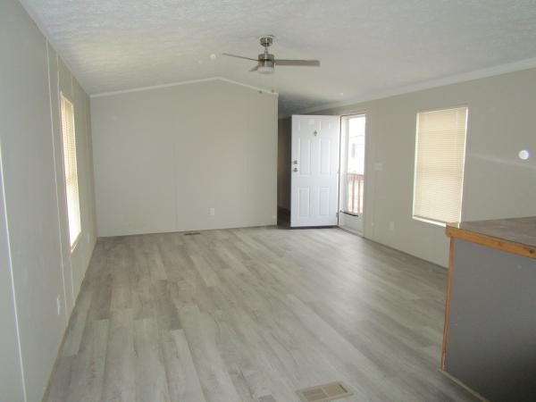 1999 Commodore Mobile Home For Sale