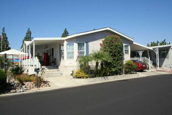 2004 Hallmark-Southwest Corp Mobile Home For Sale