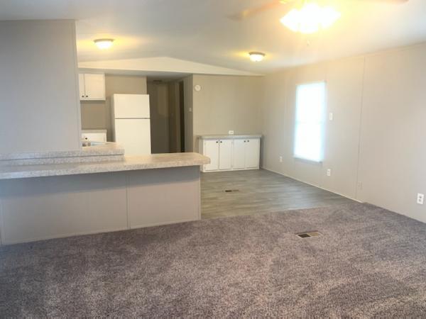 2000 CMH MANUFACTURING INC Mobile Home For Sale