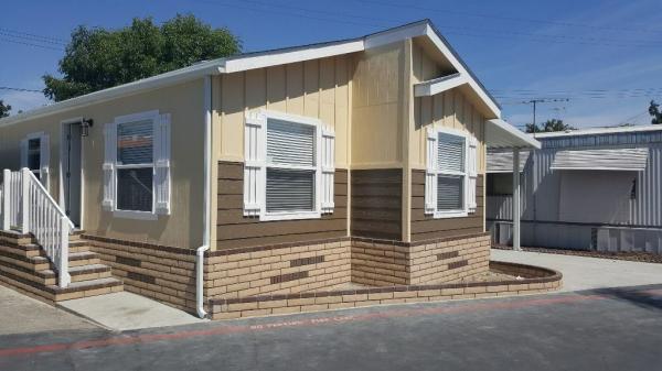 Fleetwood Mobile Home for Sale in Azusa, CA 91702 for $120,000