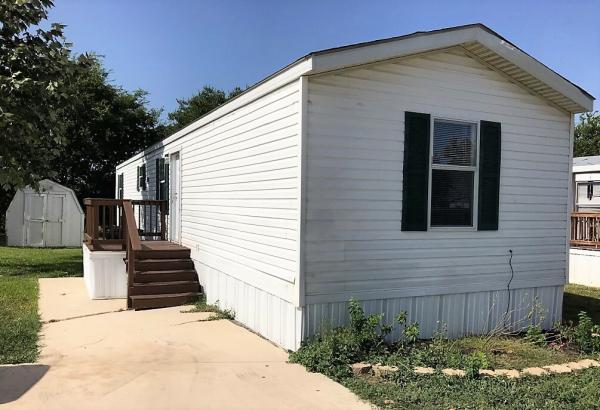 2005 CHAMPION Mobile Home For Rent