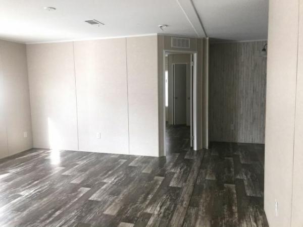 2019 LIVE OAK Mobile Home For Rent