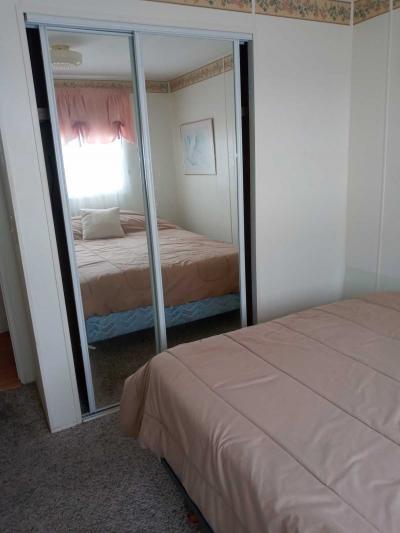 Photo 4 of 8 of home located at Site #261, 4864 91st Ln. N. Saint Petersburg, FL 33708