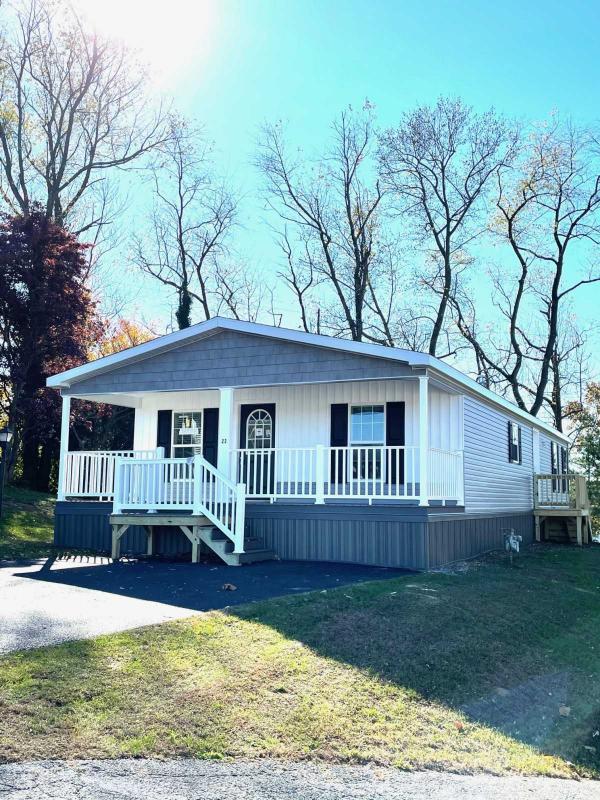 Pine Grove Mobile Home for Sale in Mount Wolf, PA 17347 for 149,900