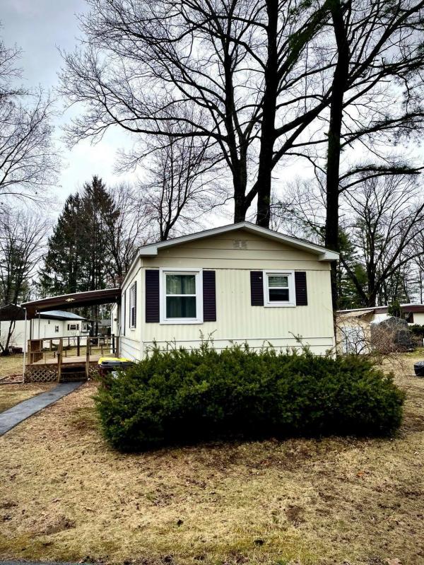 Mobile Home for Rent in Saratoga Springs, NY 12866 for 1,050/month