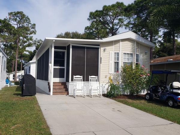 2013 CHIO Mobile Home For Sale