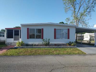 Hickory Hills Manor Mobile Home Park in Lakeland, FL | MHVillage